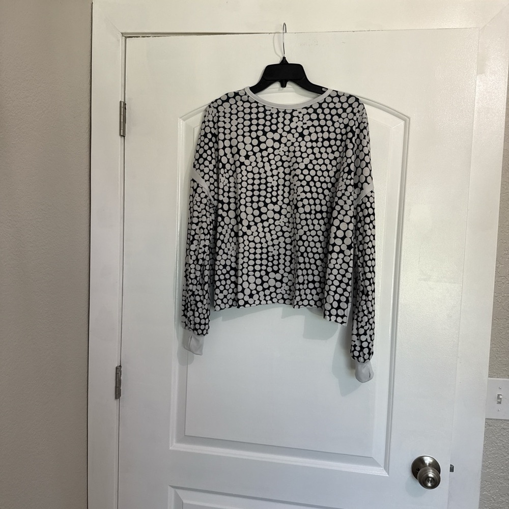 Amazon Black and White Polka Dot Long Sleeve Jersey Top